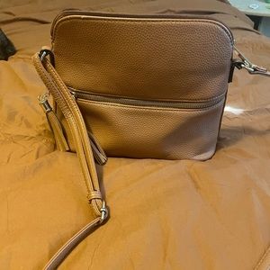 Crossbody brown bag with gold hardware